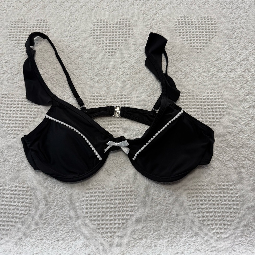 SHEIN Ruffle Bikini Top (M)
